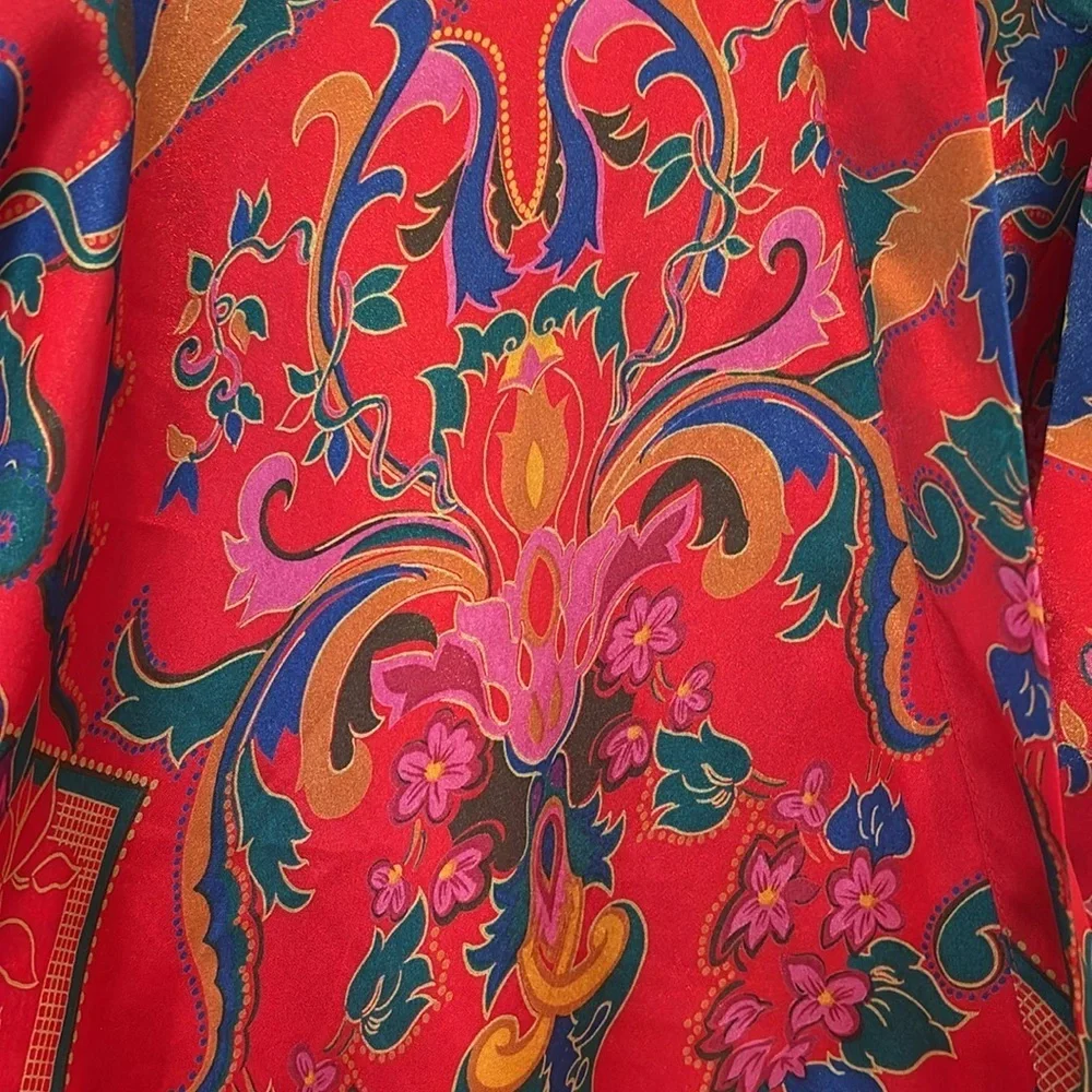 Vtg Victoria's Secret Robe Gold Label Red and Pink Paisley Size Large